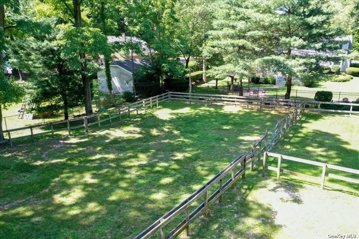 Smithtown $760,000 with 3 Stall Barn