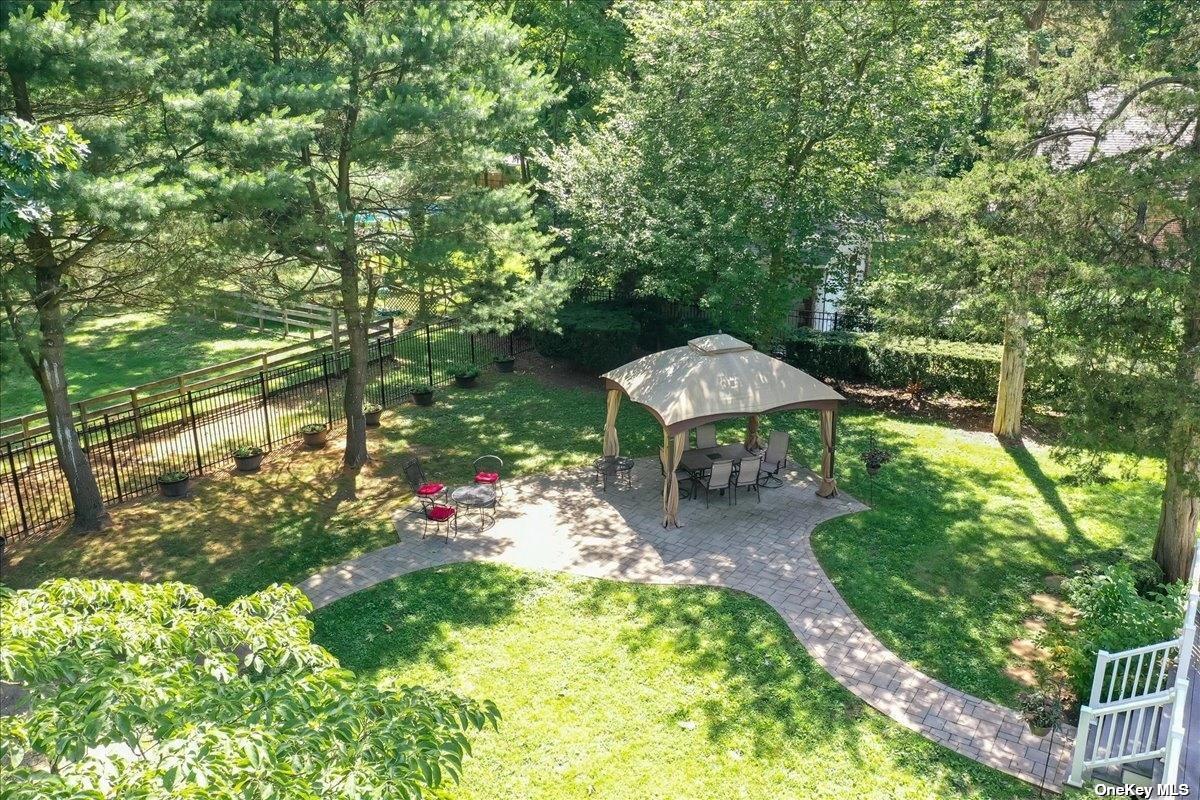 Smithtown $760,000 with 3 Stall Barn