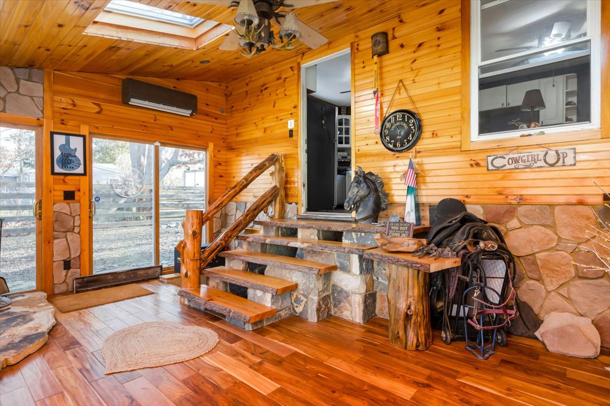 Ridge $550,000