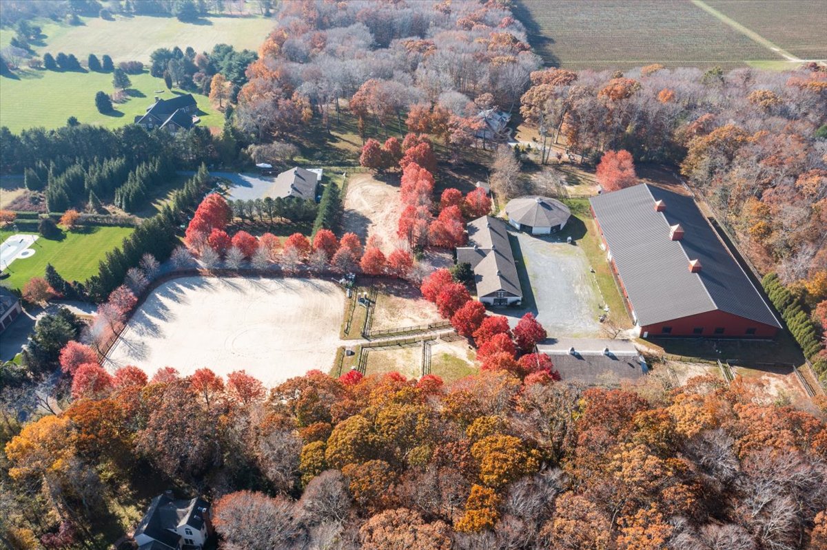 MATTITUCK - 13 ACRES - $9.999M