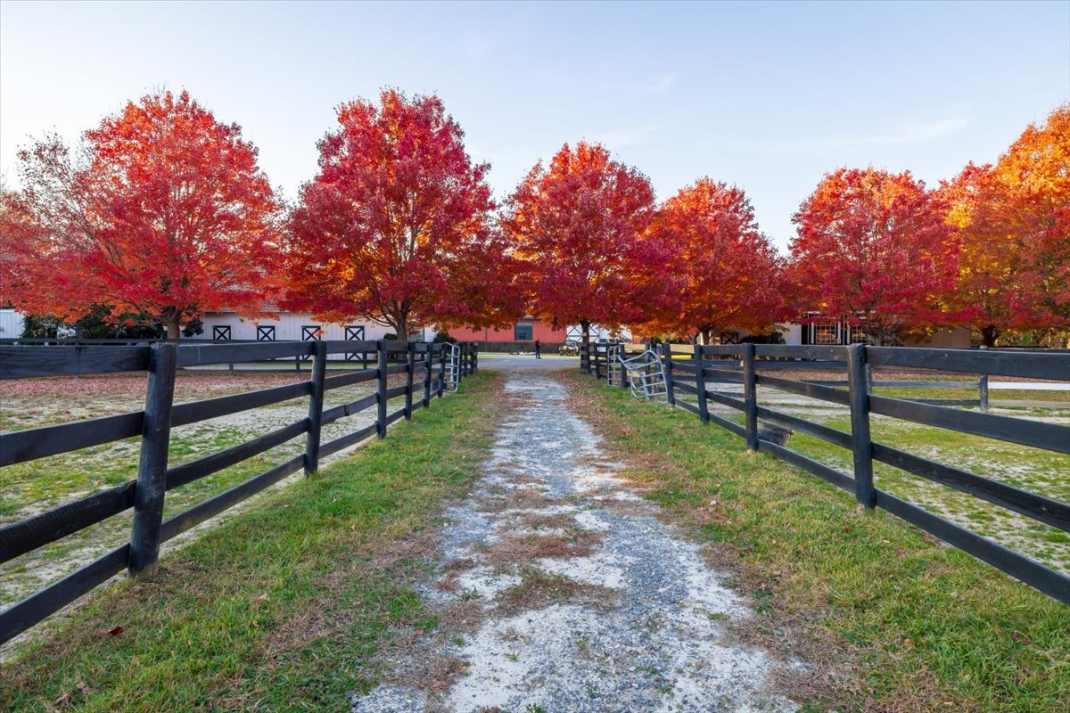 MATTITUCK - 13 ACRES - $9.999M